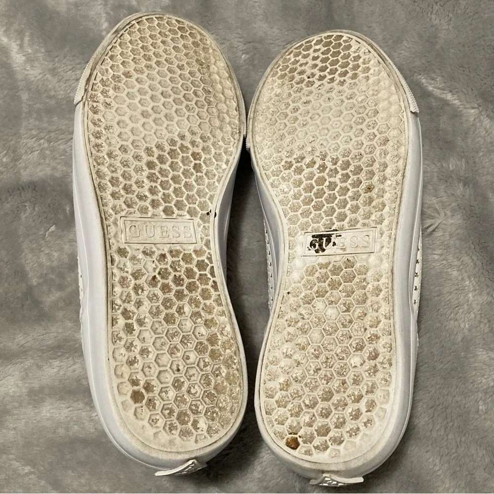 Guess Gianah White Star Perforated Lace Up Sneakers Chrome Zipper Size 7